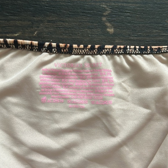 Bottom only 💖Victoria’s Secret Bikini - Picture 6 of 9